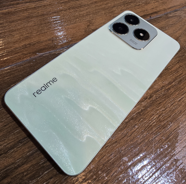 realme C63 review shot